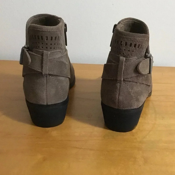 Vince Camuto Pralata Brown Suede Leather Buckle Zip Ankle Booties Womens Size 8M - Picture 6 of 10